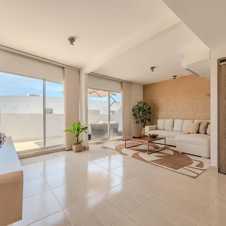 Moderno Nuevo Trevi Apartment